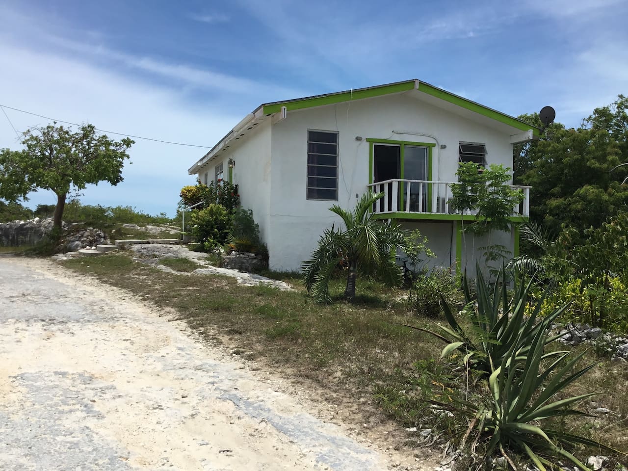 Casa Del Flora Home in Masters Harbor, Exuma, Bahamas for Rent